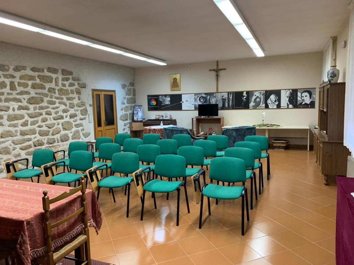 Stabat Mater Casa Di Preghiera Valdragone Exterior foto